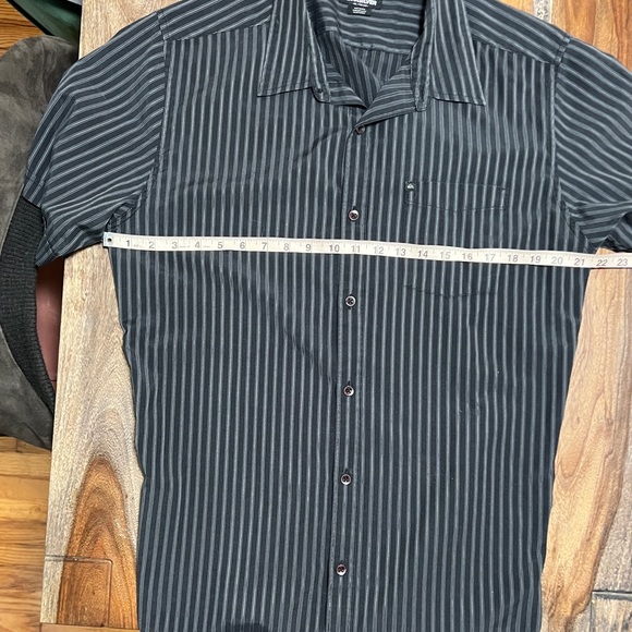 QUIKSILVER | Men's XL Button up shirt - Picture 7 of 8